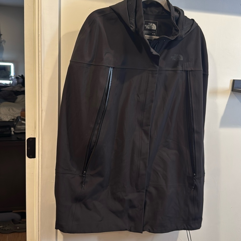 North Face Women Apex Flex Gore-Tex Capelet Poncho Cape - Black - Medium